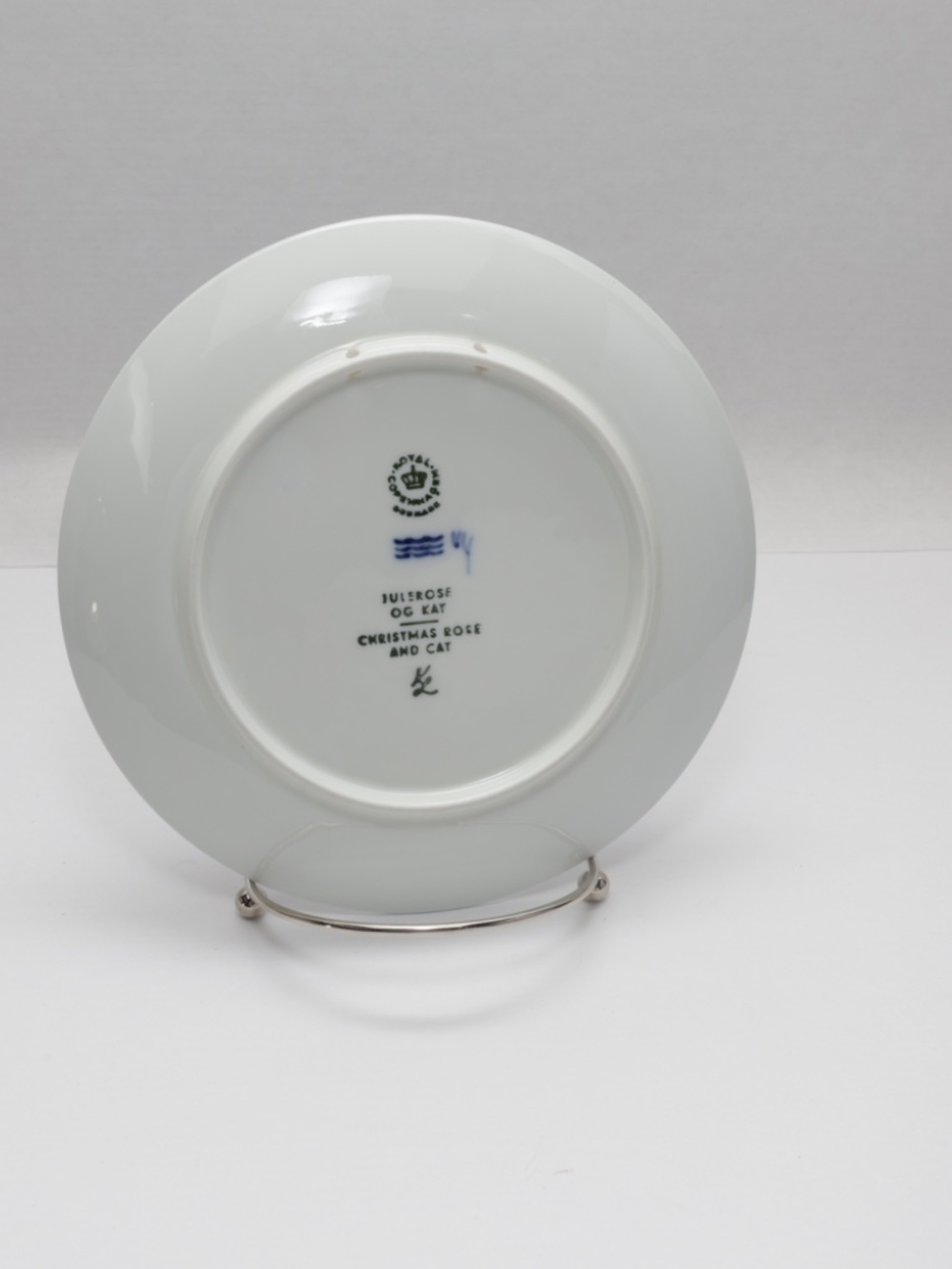 Royal COPENHAGEN CAT Plate 1970 Christmas - Picture 2 of 2